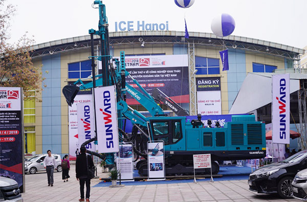 山河智能携全球领先凿岩设备,引爆越南矿业展