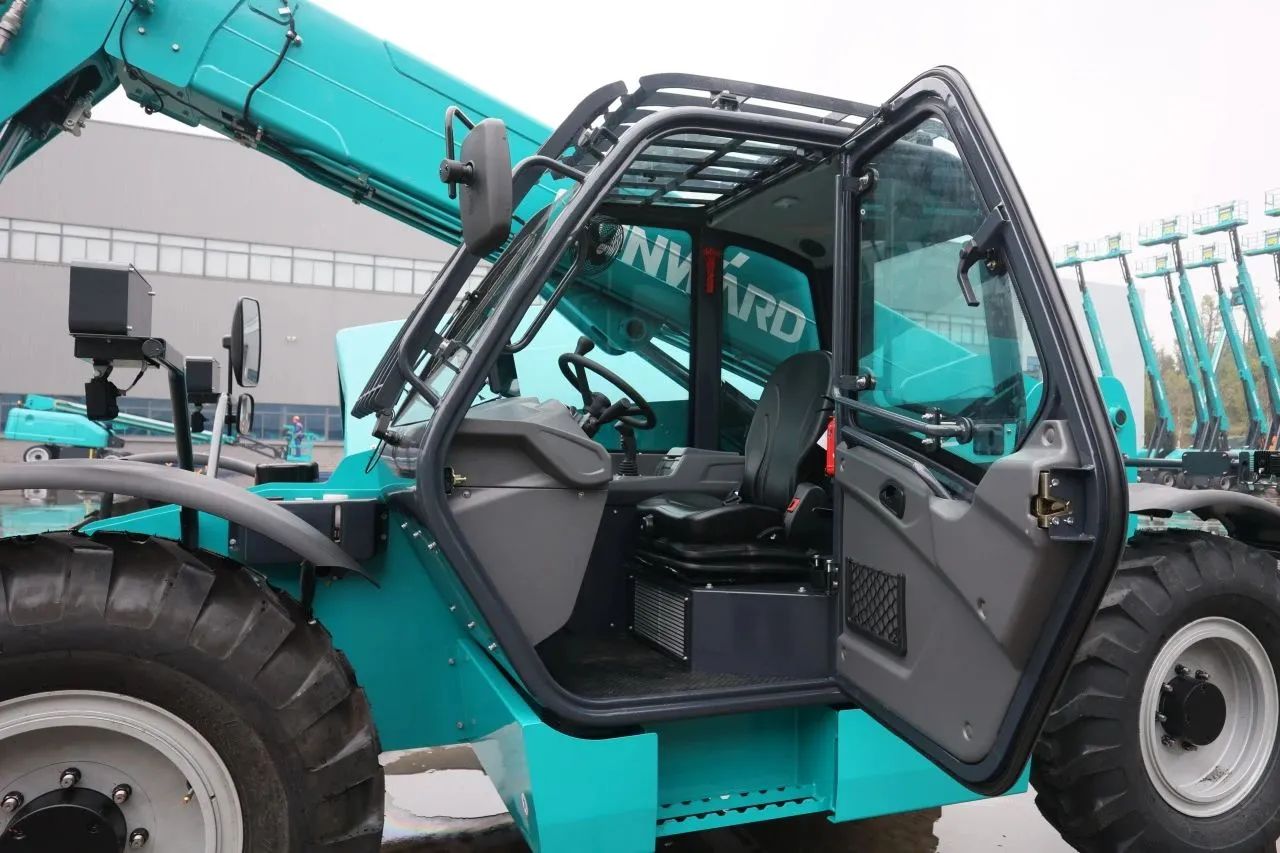 “猛将”出击，需求火爆！山河智能新一代伸缩臂叉装车成功下线