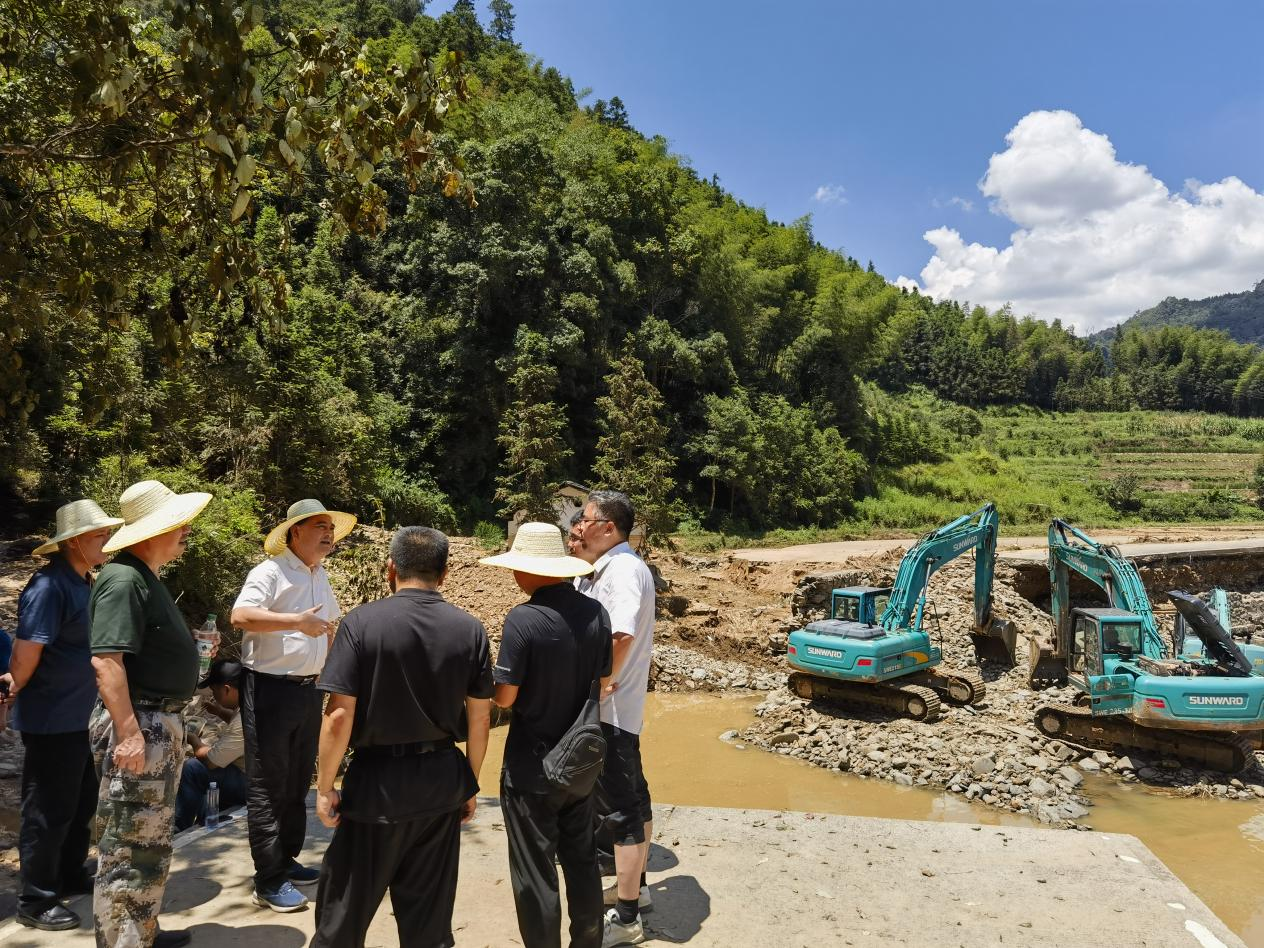 山河智能赶赴资兴，共筑抗灾抢险防线