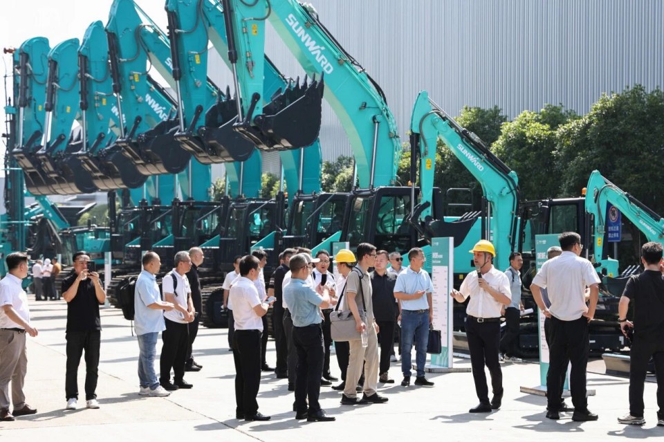 斜井开挖钻护一体化装备成功下线，实现地下工程装备重大突破